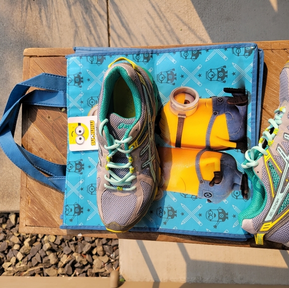 Asics Gel Sonoma ! Woman's size 10 with bonus trav - Picture 9 of 11